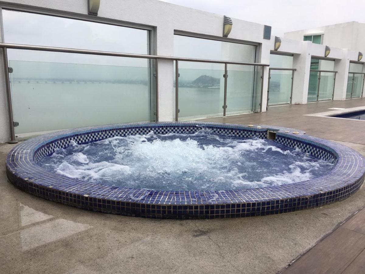 Luxury Suites River Front Guayaquil Exterior photo
